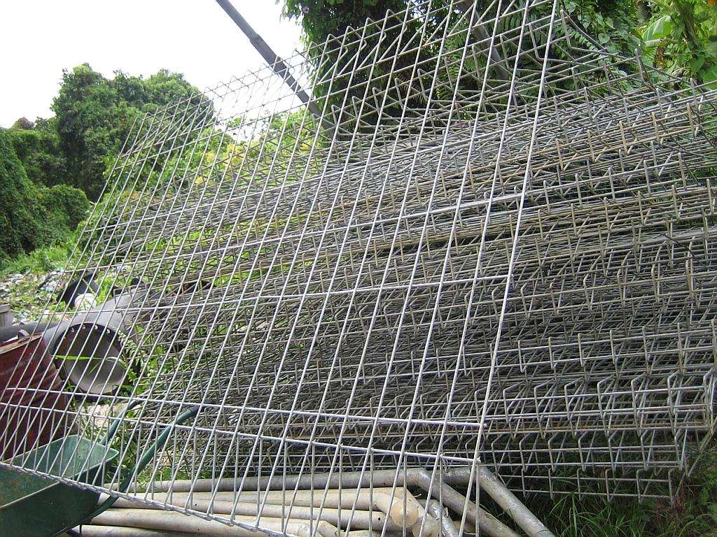 電焊建筑網片在護欄防護中的優(yōu)勢